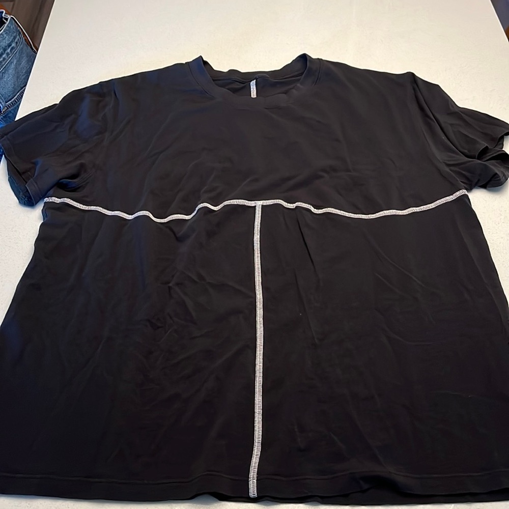 Lululemon all yours boyfriend tee with white stitch detail